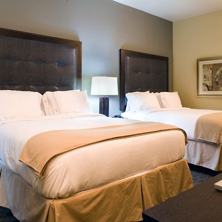 Holiday Inn Express Waycross Room photo