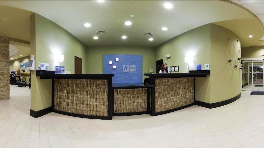 Holiday Inn Express Waycross Exterior photo