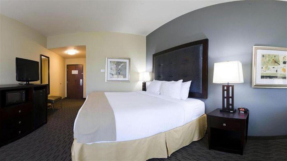 Holiday Inn Express Waycross Exterior photo