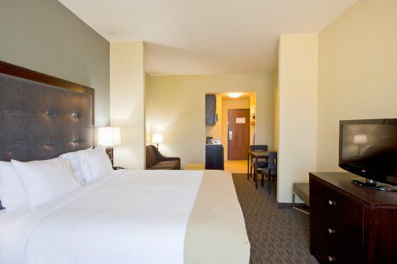 Holiday Inn Express Waycross Exterior photo