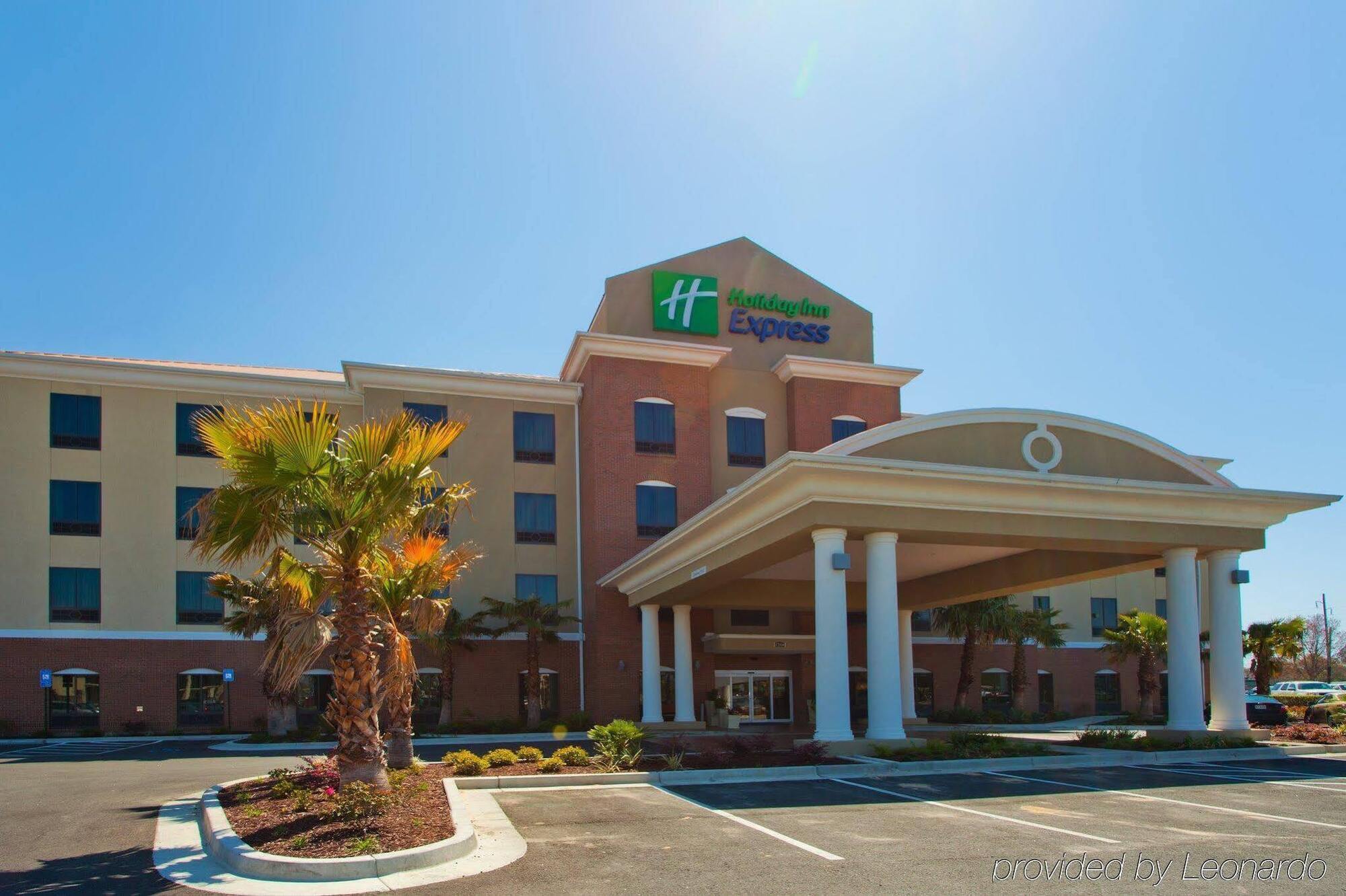 Holiday Inn Express Waycross Exterior photo